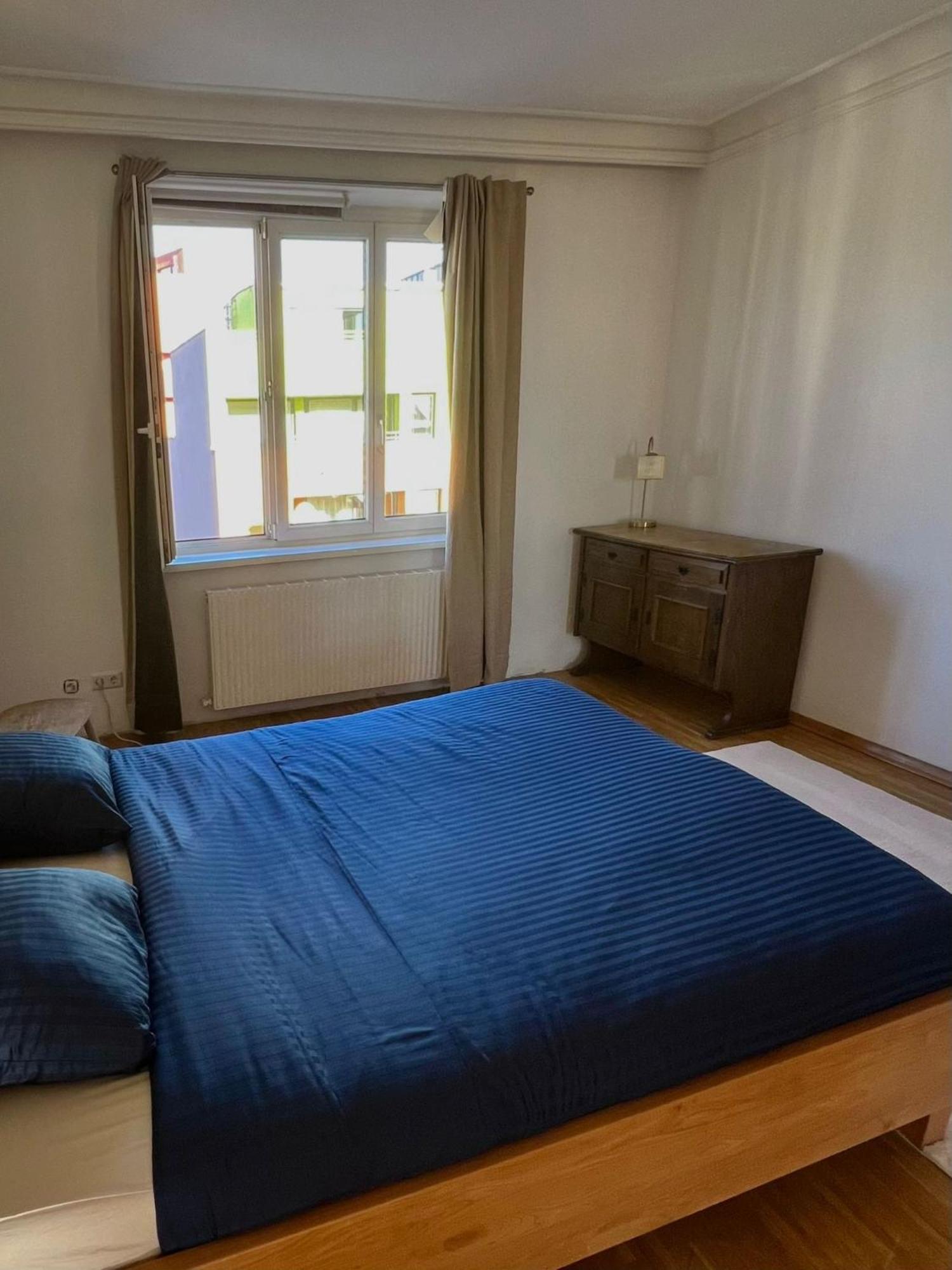 , Near U1 Metro , Big And Cozy Appartement