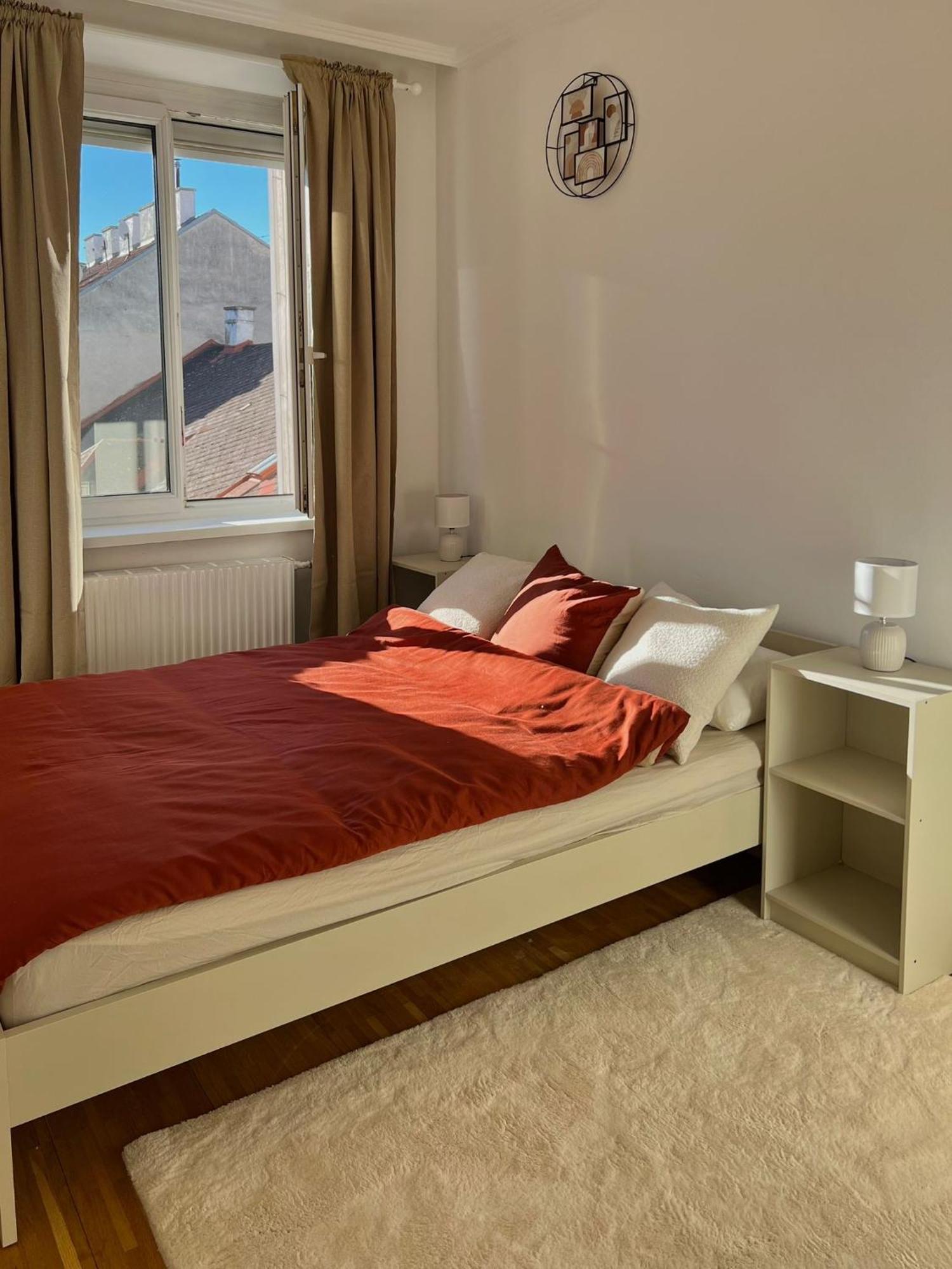 Appartement , Near U1 Metro , Big And Cozy *