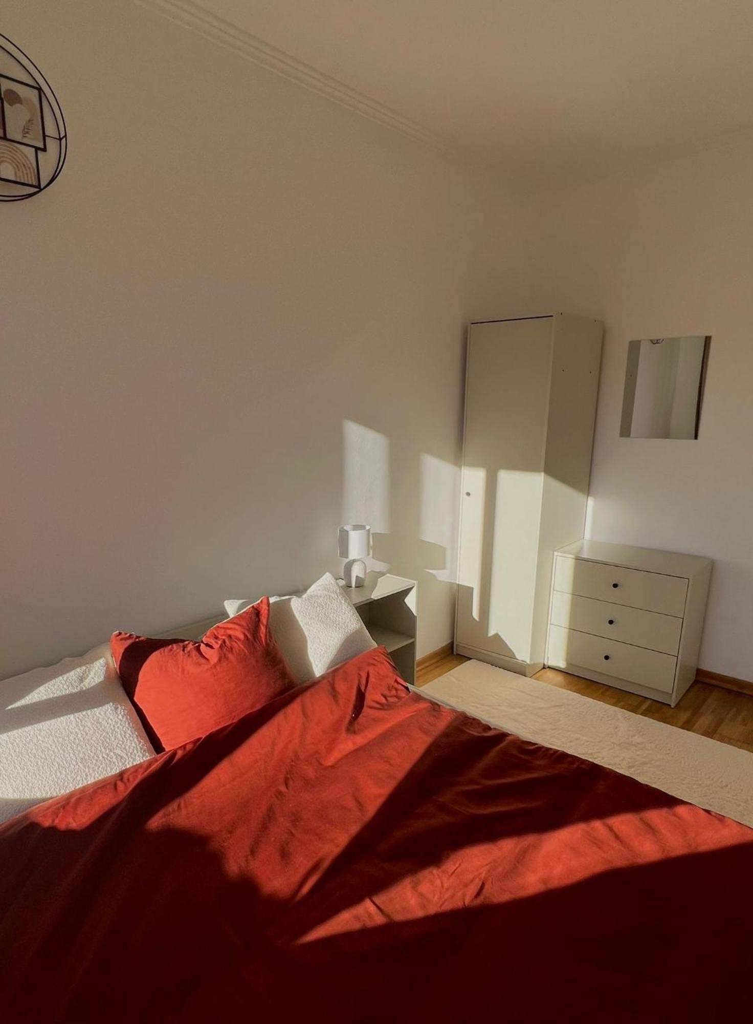 , Near U1 Metro , Big And Cozy Appartement